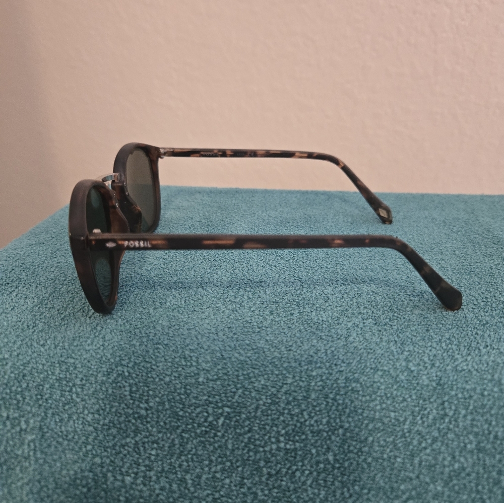 Sunglasses - Picture 4 of 5
